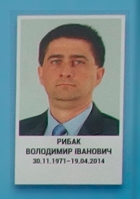 Портрет на меморіалі 'Стіна пам'яті полеглих за Україну' у Києві: секція 1, ряд 1, місце 13.